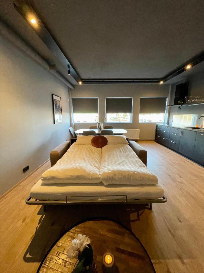 Modern Apartment With Hot Tub In Акурейрі Екстер'єр фото