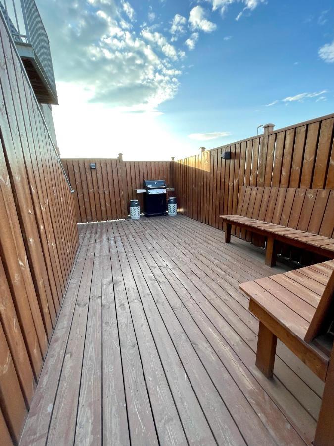 Modern Apartment With Hot Tub In Акурейрі Екстер'єр фото